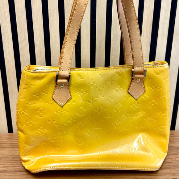 CHANEL Handbags - 1/59 wins the LV! $25 Off $75 Order! Must be used in that show! READ RULES!